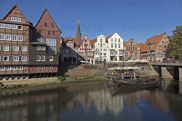 Stintmarkt with docked Prahm