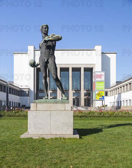 Plastic ball thrower