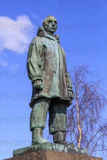 Statue of Roald Amundsen