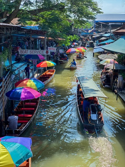 Floating market