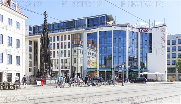 Cholera Fountain and Felix The Living House