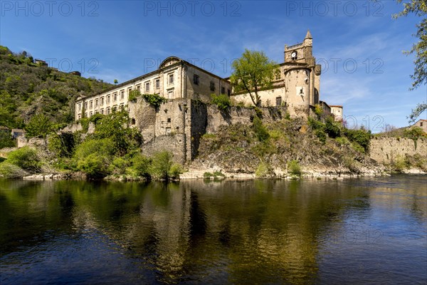 Lavoute-Chilhac village. Priory Sainte-Croix on the Allier river