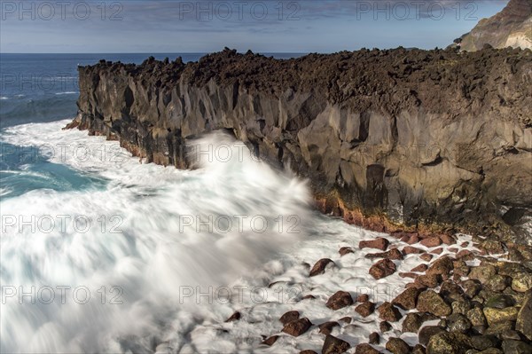 Surf on the cliffs