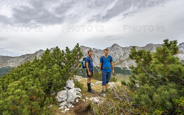 Hiker at the northern Oedkarscharte