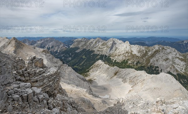 View of the Schlauchkar and Karwendeltal