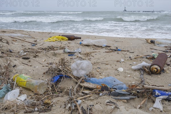 Massive plastic pollution of the coastal area