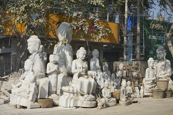 Stonemasonry firms with Buddha statues