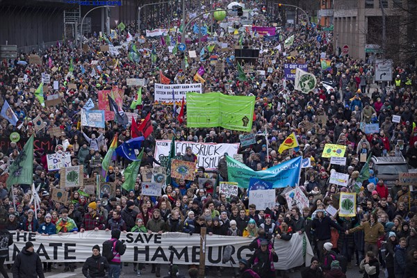 Luisa Neubauer and Greta Thunberg at the head of the Fridays For Future Demonstration in Hamburg