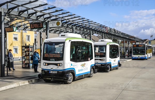 Autonomously running electric buses in regular service