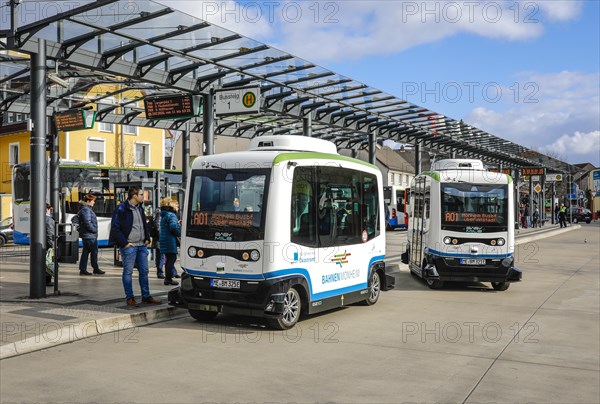 Autonomously running electric buses in regular service