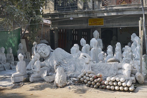 Stonemasonry firms with Buddha statues