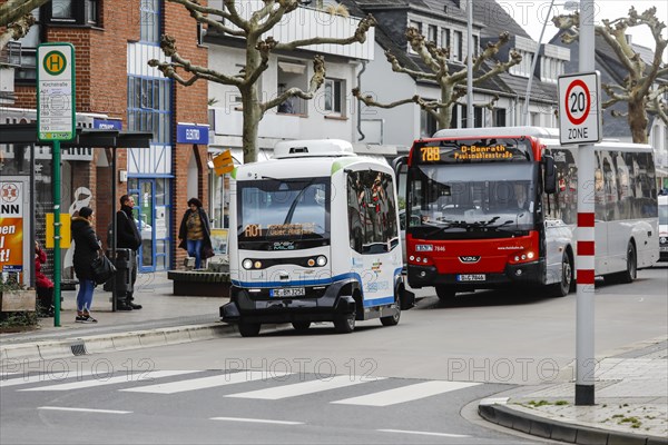 Autonomously running electric buses in regular service