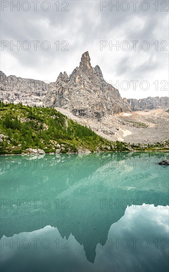 Turquoise green Sorapis lake