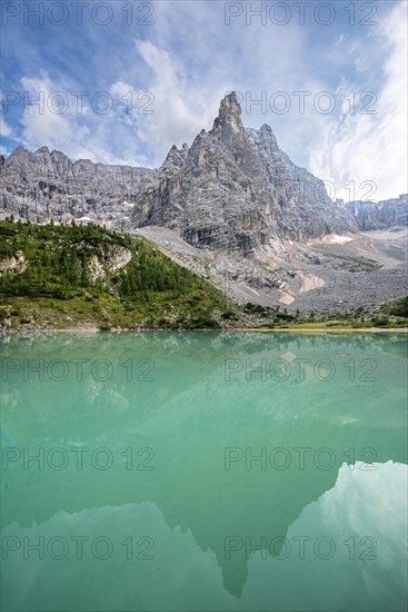 Turquoise green Sorapis lake