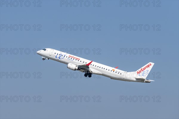 Air Europa's Embraer 195 takes off from Zurich Airport