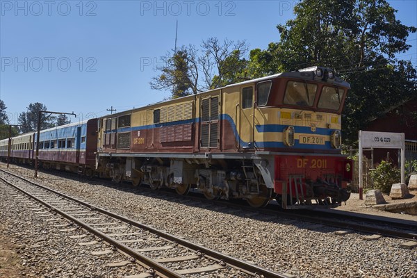 Train stops at Kalaw station