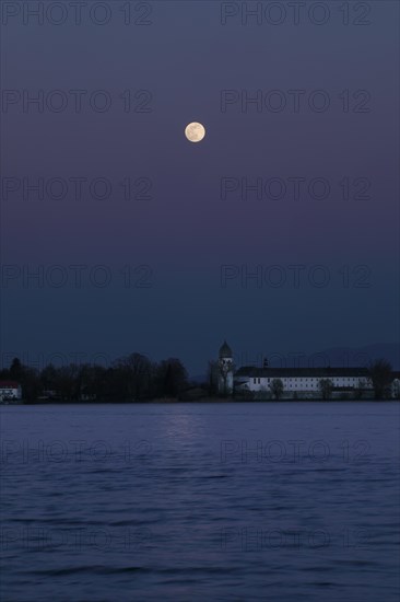 Full moon over Fraueninsel