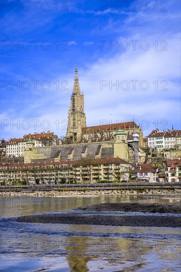 View of the old town with the Bernese Minster and the river Aare