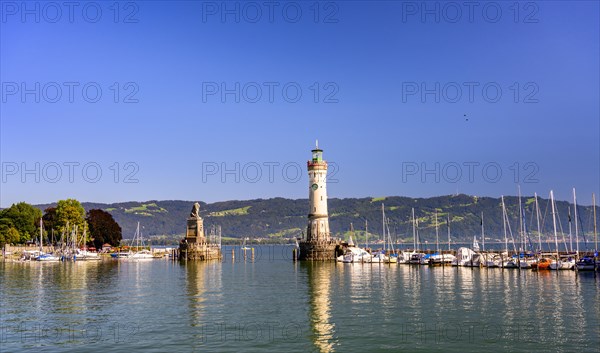 New Lindau lighthouse and Bavarian lion at the harbour entrance