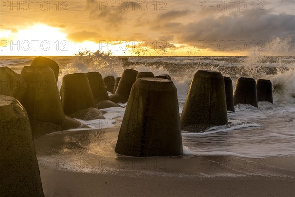 Concrete breakwater