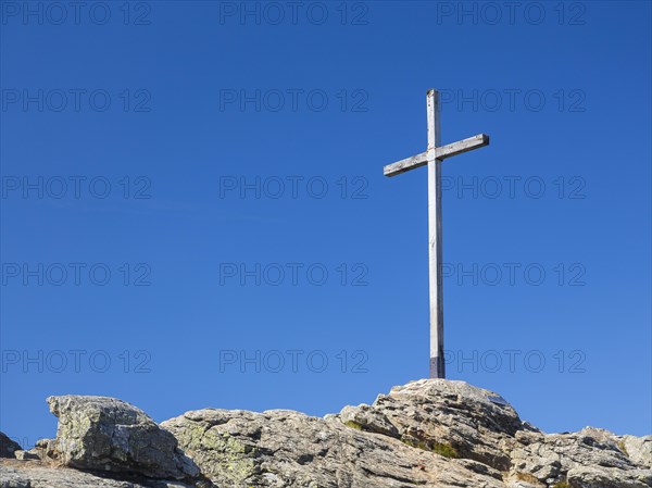 Summit cross