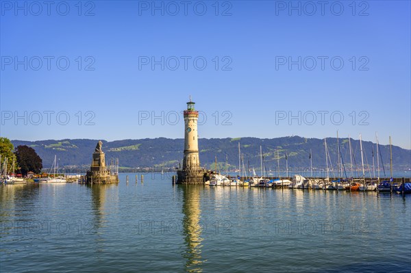 New Lindau lighthouse and Bavarian lion at the harbour entrance