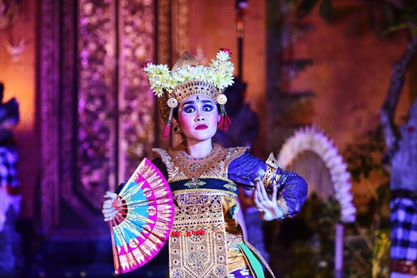 Legong dance at Ubud Palace