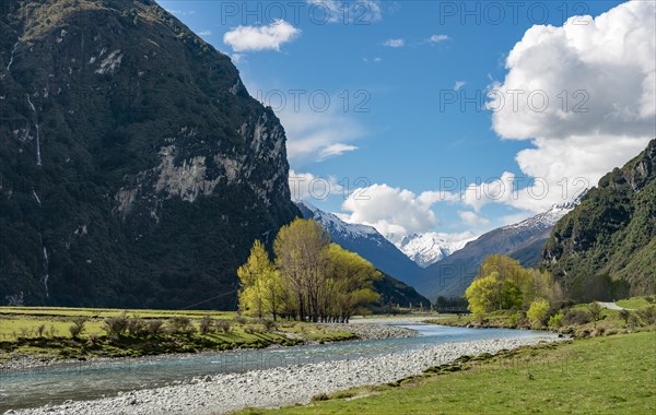 Matukituki River, snow covered mountains