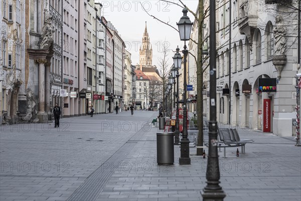 Sendlinger Strasse in corona times, closed shops