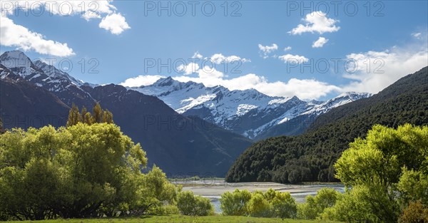 Matukituki River, snow covered mountains