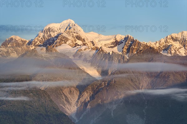 Veil clouds off Mount Tasman in the evening light, Westland National Park