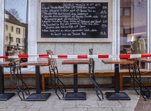 Restaurants closed due to corona pandemic, Cafe Zucca with barrier tape