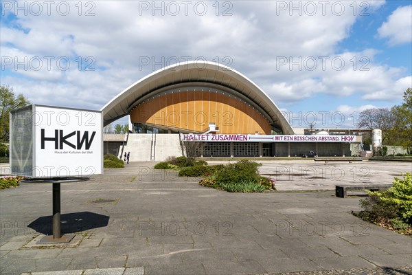 Haus der Kulturen der Welt with the inscription: Keep together, with a little distance