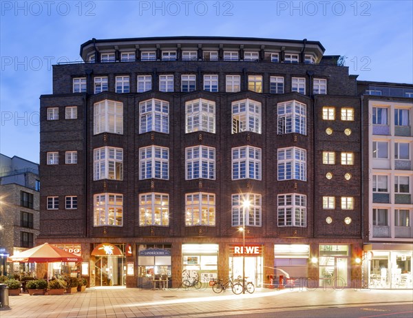 Kaufhaus am Klingenberg from 1920, brick expressionism