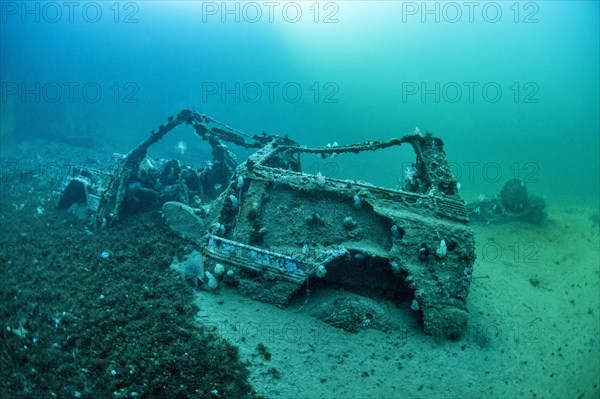 Wrecked car in Thau lagoon