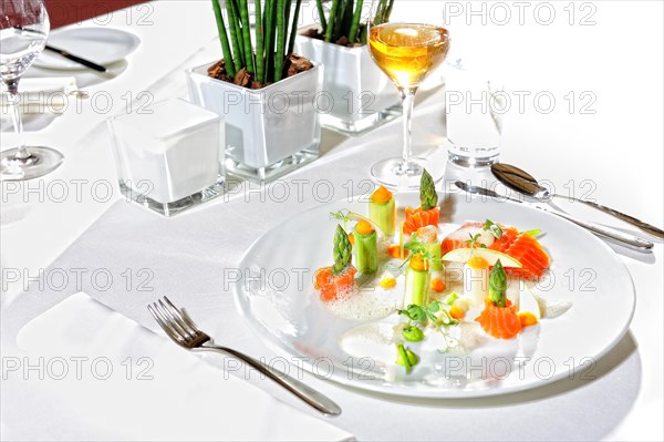 Garnish salmon fillet