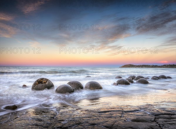 Moeraki Bolders