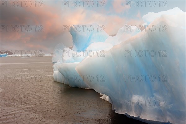 Iceberg pattern