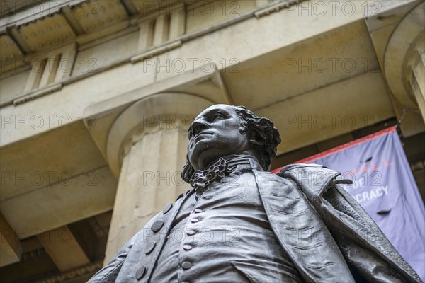 George Washington Memorial in front of the Federal Hall in Wall Street