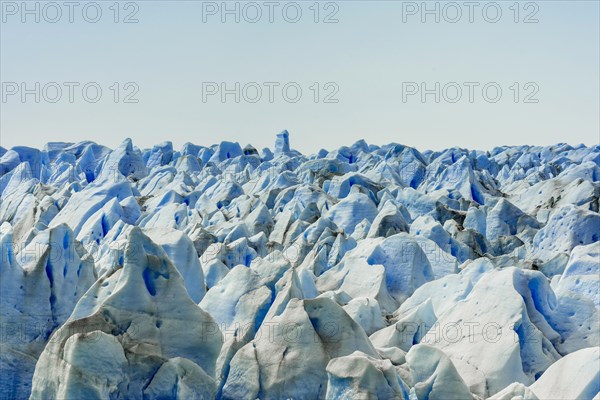 Ice of the glacier wall