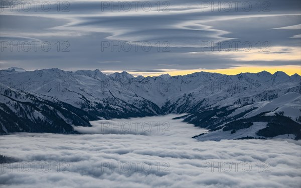 View of snow-covered mountain peaks from the summit of the Hohe Salve