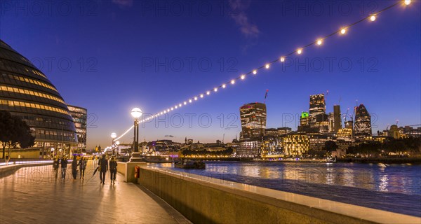River Thames and modern high-rise buildingss