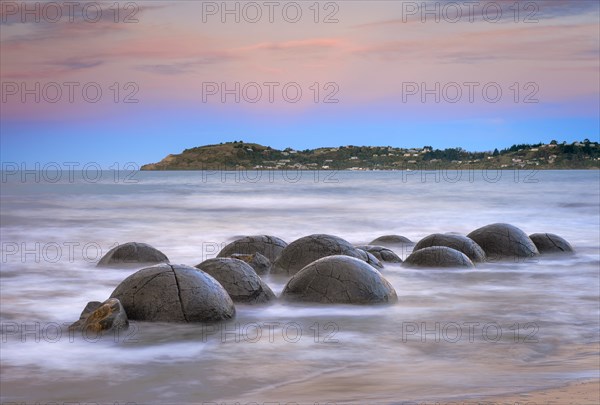 Moeraki Bolders