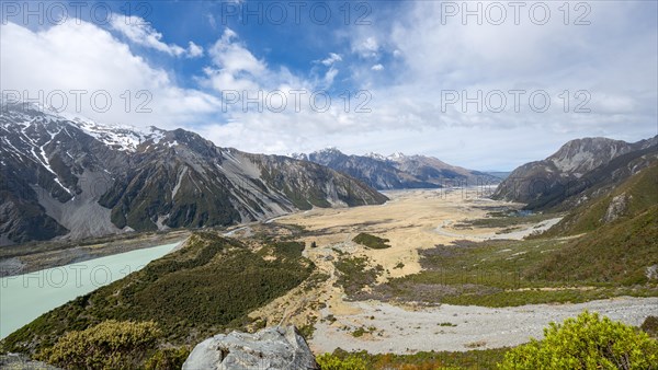 View into the Hooker Valley from the Sealy Tarns Track