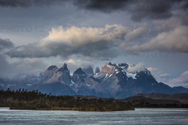 View over the river Rio Serrano to the mountain range Cuernos del Paine