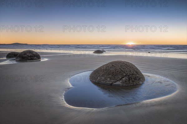 Moeraki Bolders