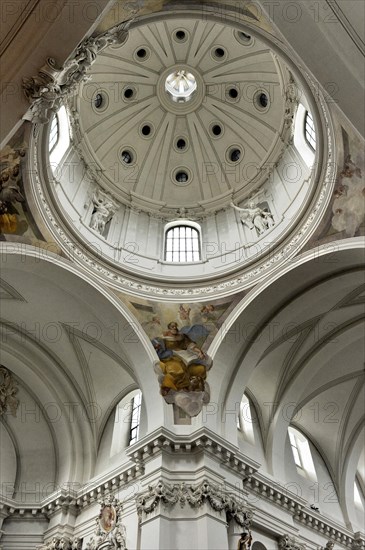 Dome in the crossing