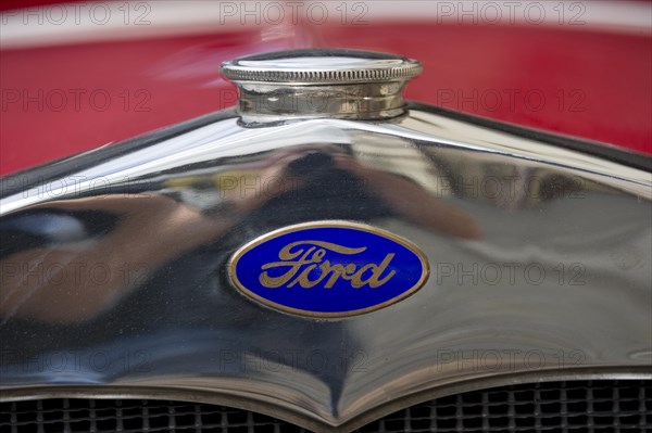 Company logo on oldtimer Ford model A