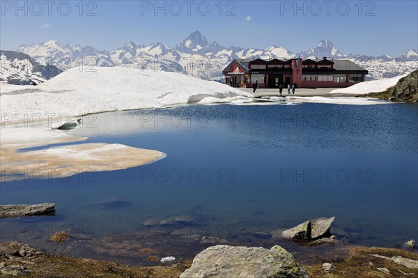 Pass Nufenenpass with restaurant