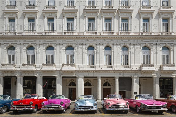 US classic cars from the 1950s can be rented for tourist city tours